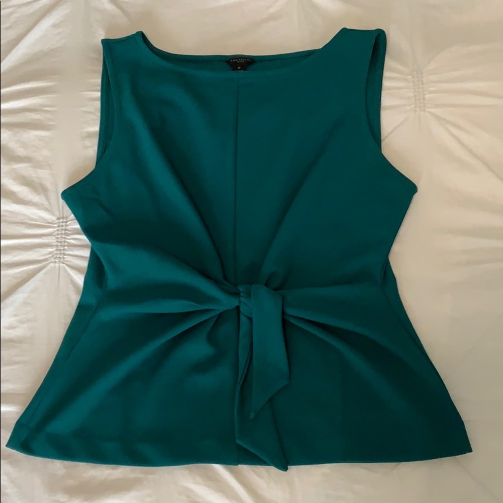 GREEN TOP FROM ANN TAYLOR